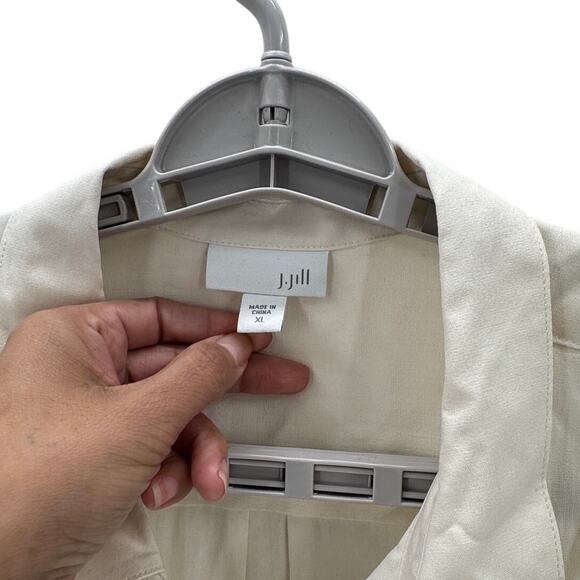 J.Jill cream silk roller tab button up size 1X neutral minimalist loose fit - Picture 3 of 6